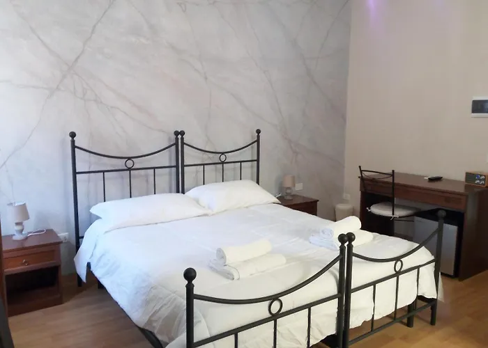 Al Centro Storico לינה וארוחת בוקר 4*